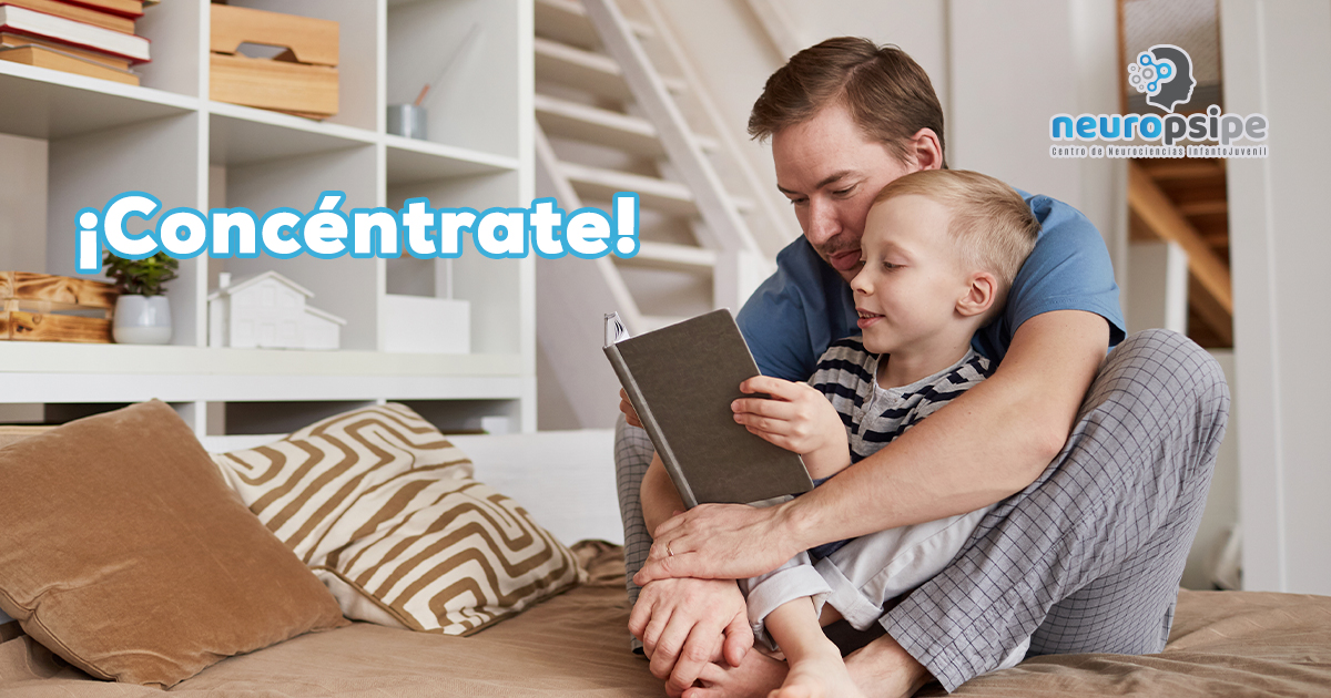 niño estudiando